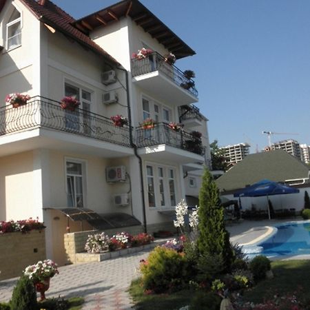 Edem Hotel Chişinău Esterno foto